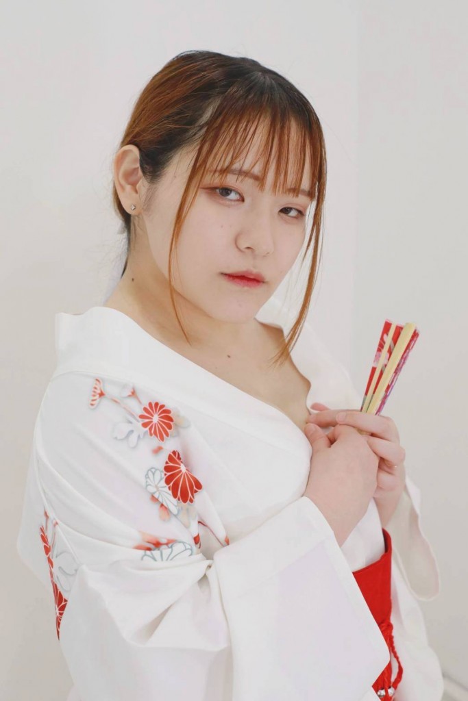 城咲　なな